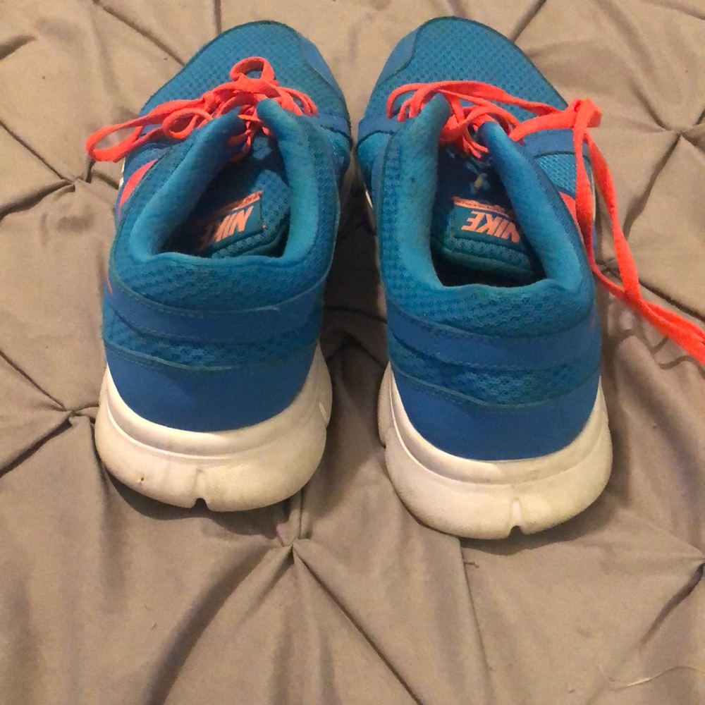Nike 9 - Picture 2 of 3